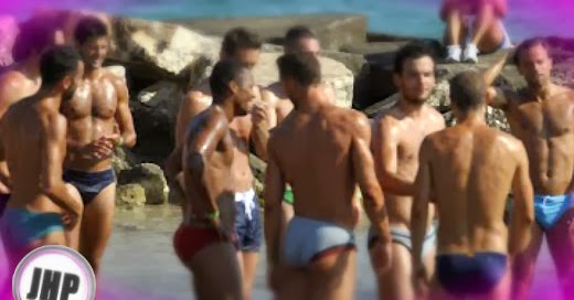 In totale su aumento di un petto si allena